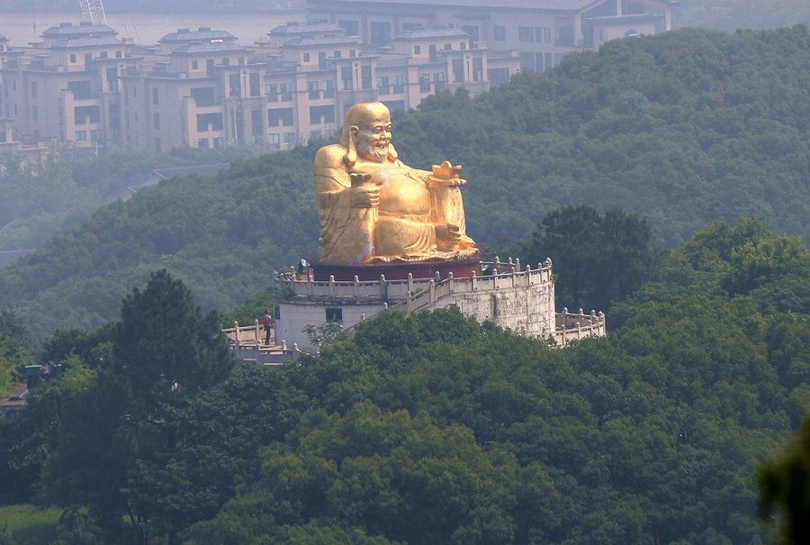 Grande Buddha Dorato sul monte Shangfang a Suzhou - Chen Chong