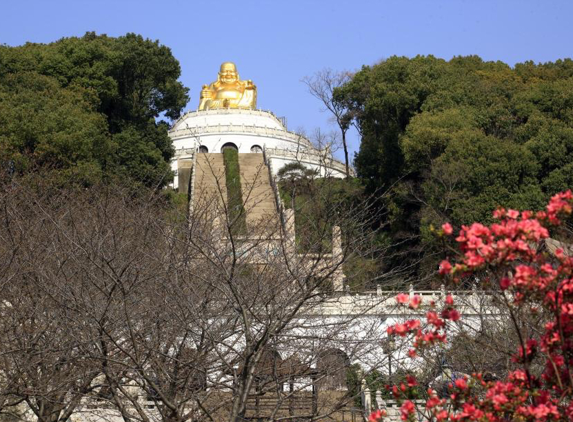 Grande Buddha Dorato sul monte Shangfang a Suzhou - Chen Chong